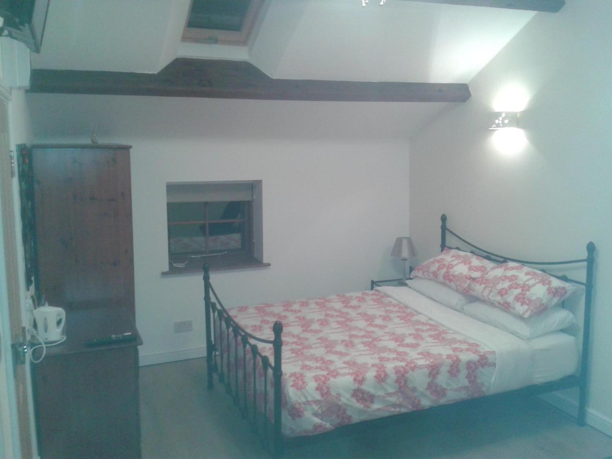 Brook Barn B&B Hale  Room photo